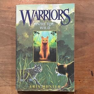 Warriors: Into the Wild by Erin Hunter - vintage 2004 paperback edition